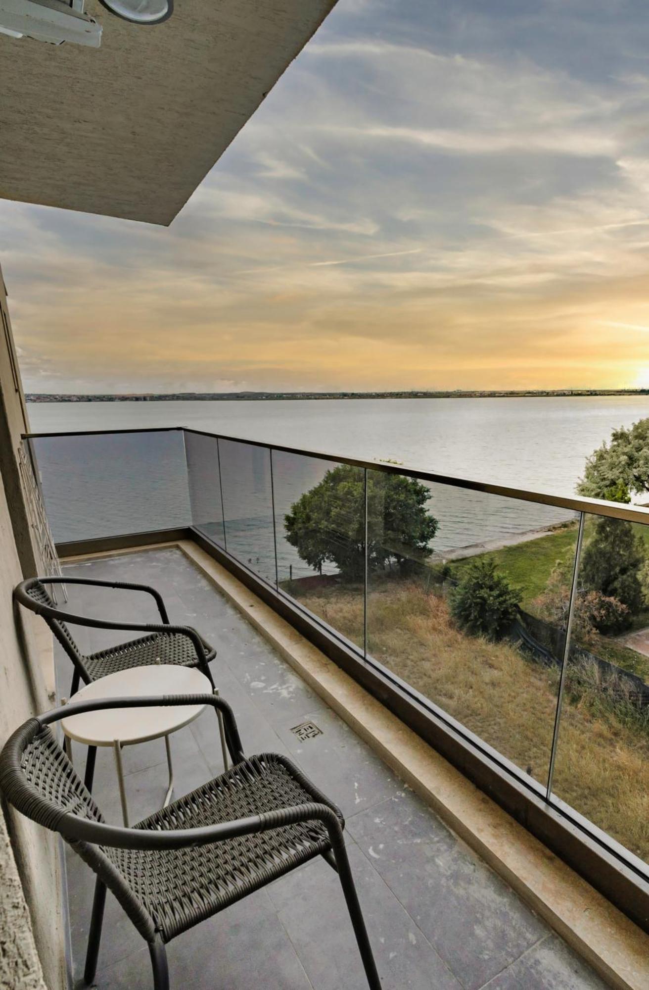 Azure Sea Apartments - Bychoice Mamaia Exterior foto